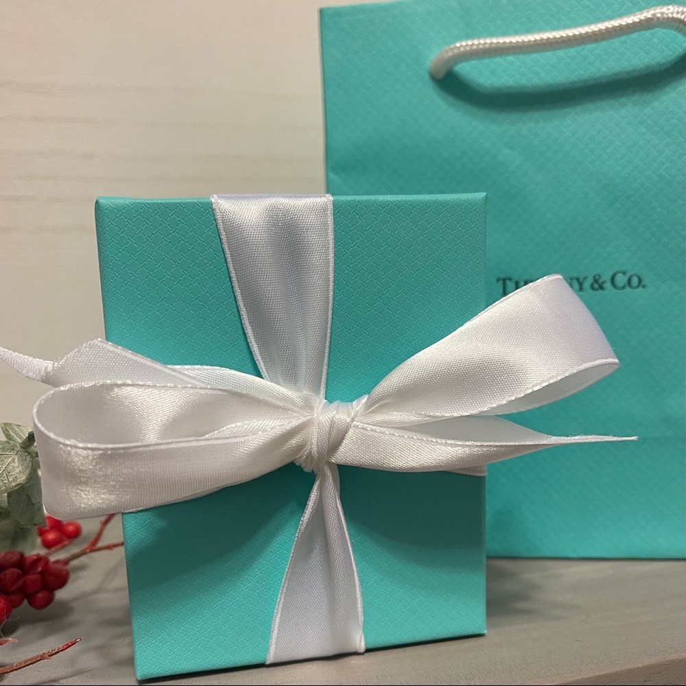 Tiffany & Co. Elsa Peretti Open Heart Pendant - Picture 6 of 8